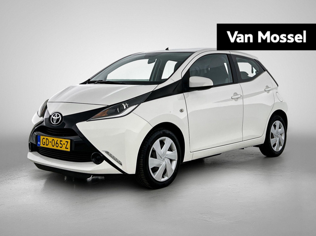 Toyota Aygo 1.0 vvt-i x-play | navigatie | camera | cruise control | bluetooth | airco