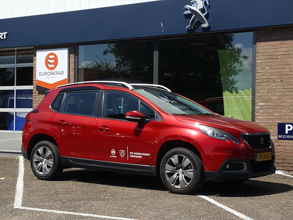 Peugeot 2008 blue lion 1.2 puretech-110pk navigatie | cruise control | airco | parkeersensoren | panoramadak | bluetooth | lm-velgen 16inch