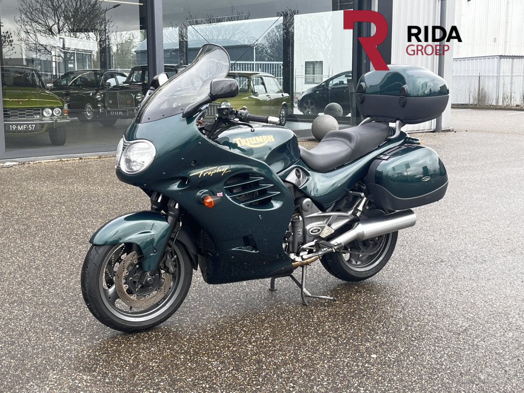 Triumph Trophy tour 900