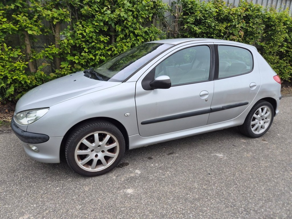 Peugeot 206