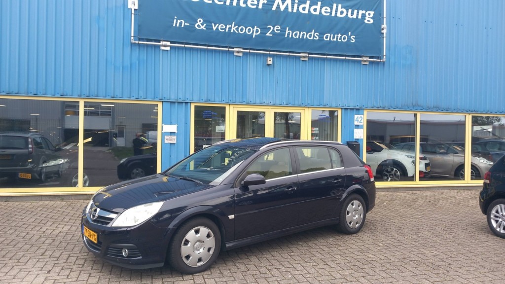 Opel Signum 2.2-16v sport