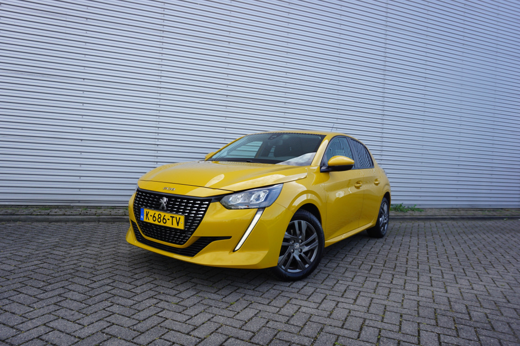 Peugeot 208 1.2 puretech blue lease active climate / navi / cruise / parkeers. / carplay / elektr. ramen / lm velgen / nap