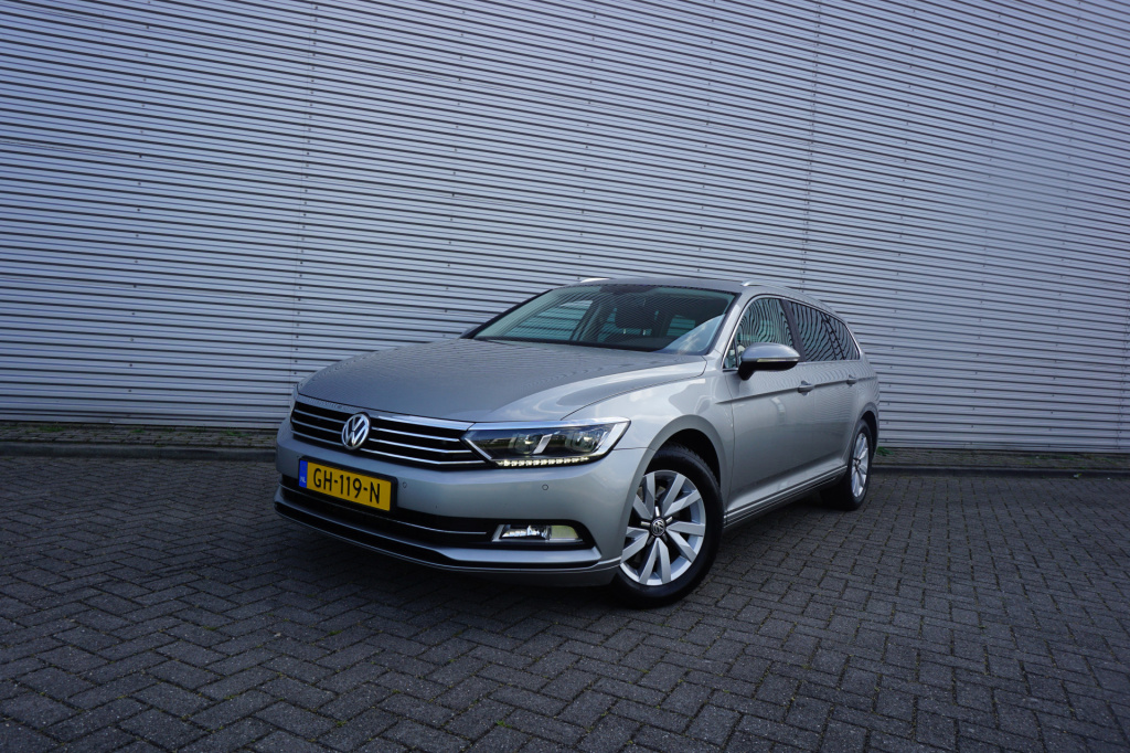 Volkswagen Passat variant 1.6 tdi business edition climate / navi / cruise / led / parkeers. / trekhaak / lm velgen / nap