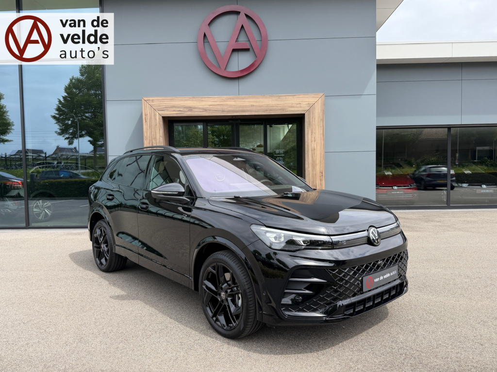 Volkswagen Tiguan 1.5 ehybrid r-line | black line | head-up | 360 camera | trekhaak | dode hoek | iq light | elek. klep | rijklaar incl. garantie