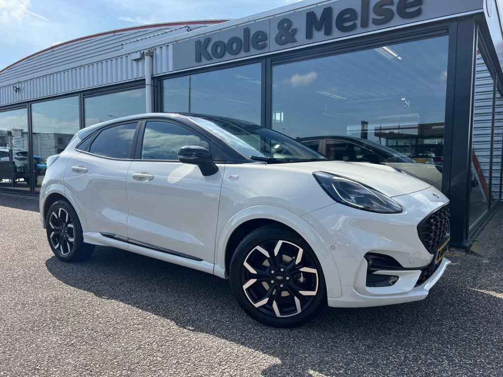 Ford Puma 1.0i ecoboost hybrid 125pk st-line x , voorruitverwarming , stuur en stoel verwarming
