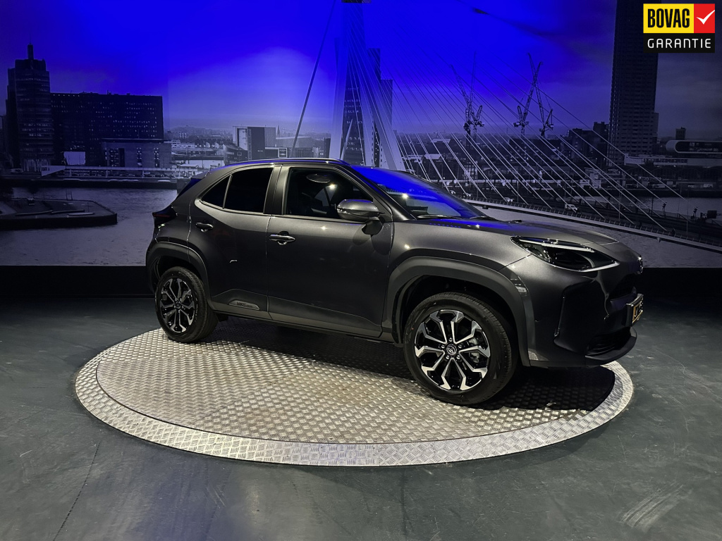 Toyota Yaris Cross 1.5 hybrid 130 dynamic *acc*winterpakket*camera*17inch*crossalert*