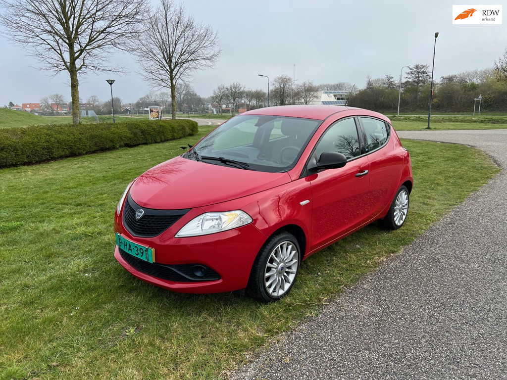 Lancia Y(psilon) 1.2 platinum