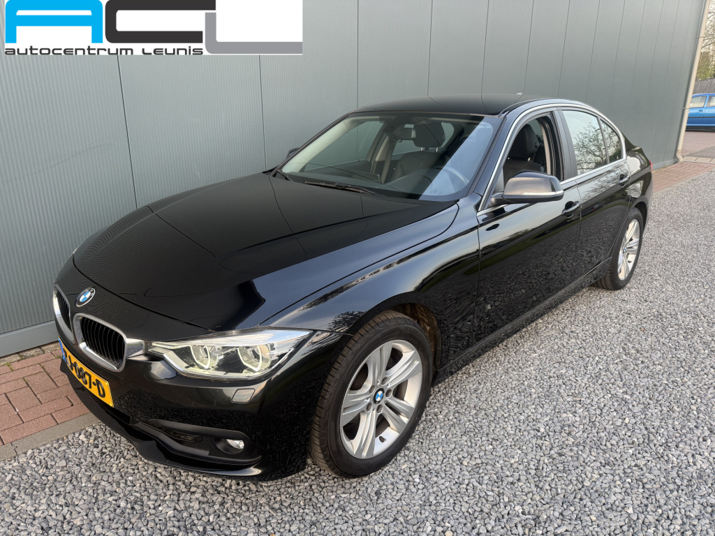 BMW 3-serie 320i 184pk sedan executive luxury