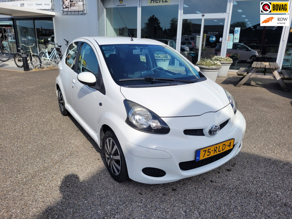 Toyota Aygo 1.0-12v comfort navigator automaat