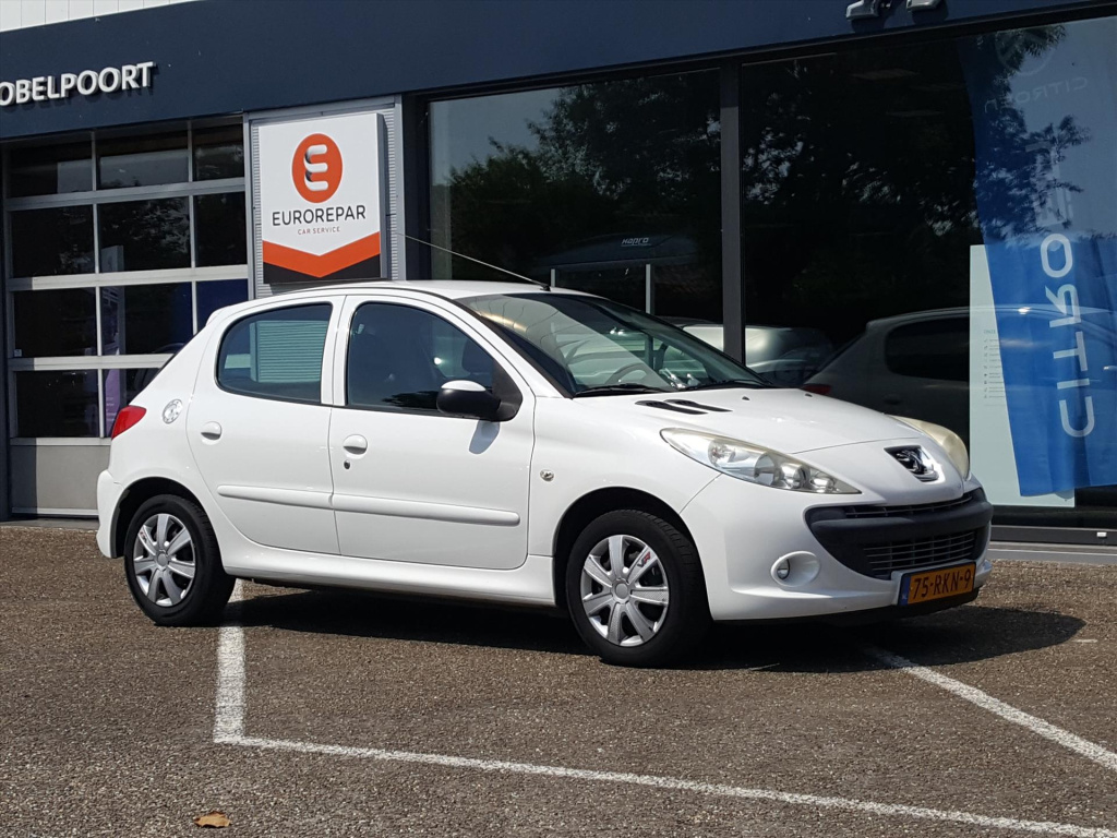 Peugeot Onbekend 206+ 1.4 75pk 5-deurs xs trekhaak | climate control | elektrische ramen | centrale vergrendeling | radio met usb-poort & bluetooth | dealer onderhouden!