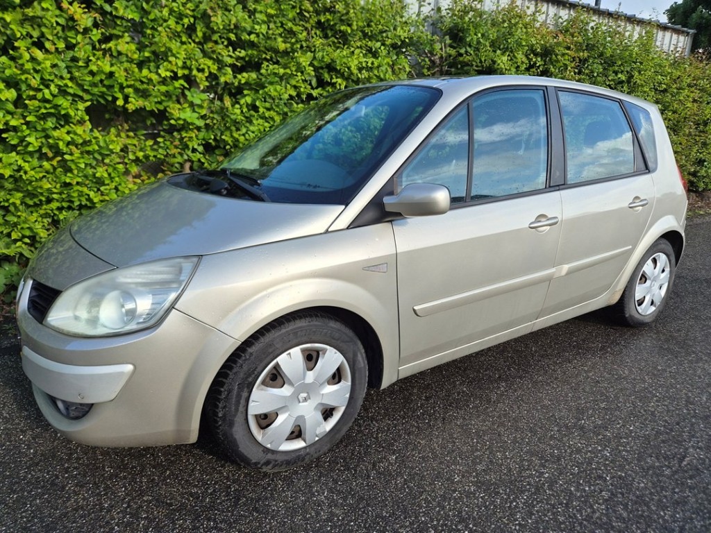 Renault Scenic 2.0 16v mpv