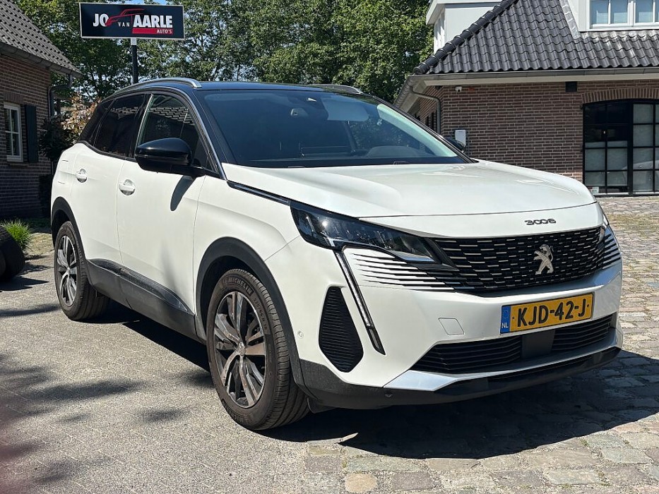 Peugeot 3008 allure 1.2-130pk s&s | navigatie | cruise & climate control | camera achter | parkeersensoren v+a | lmv | applecarplay & androidauto | bt