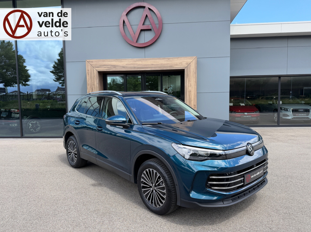Volkswagen Tiguan 1.5 ehybrid elegance 204pk | trekhaak | camera | head-up | all-season | dode hoek | elek. klep | incl. verlengde garantie