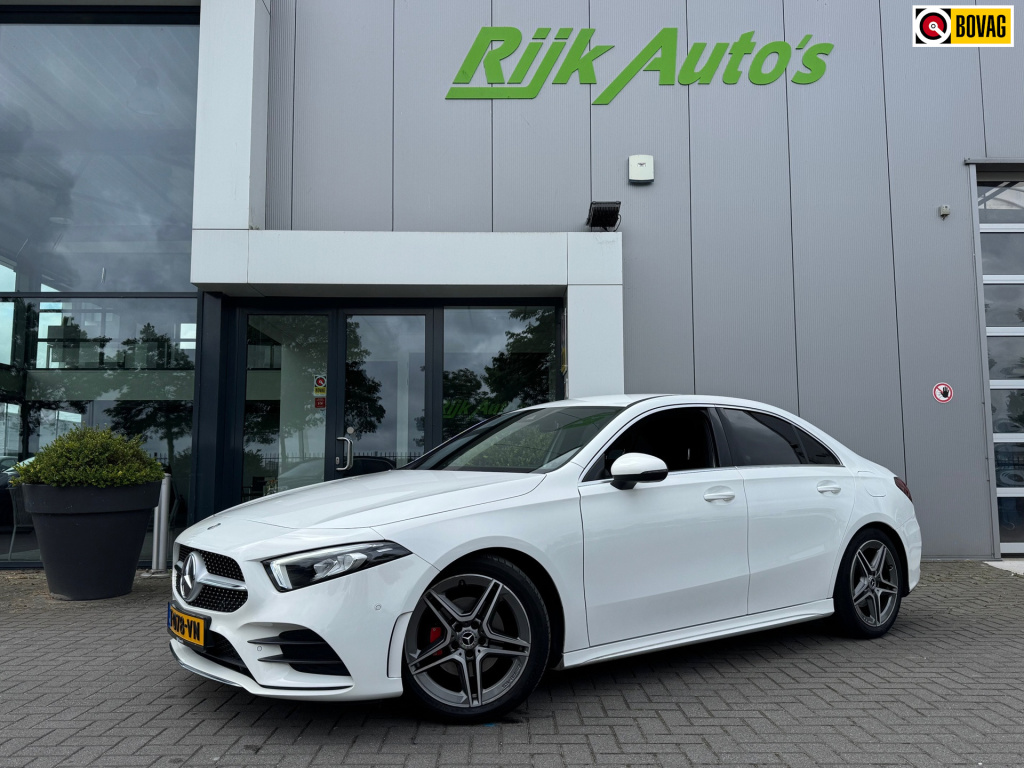 Mercedes-Benz A-Klasse 200 amg edition premium plus. * camera