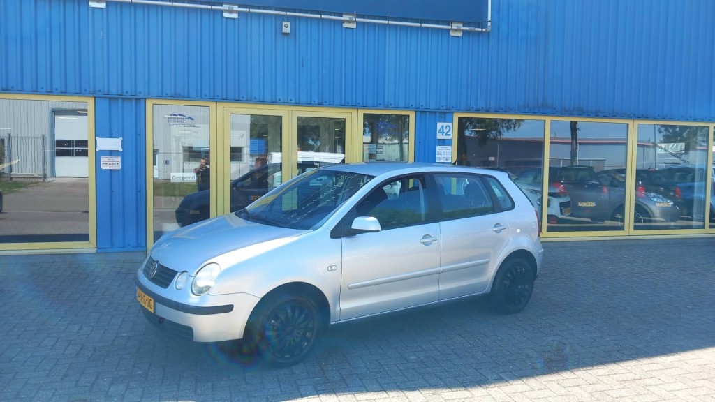 Volkswagen Polo 1.4 16v sportline