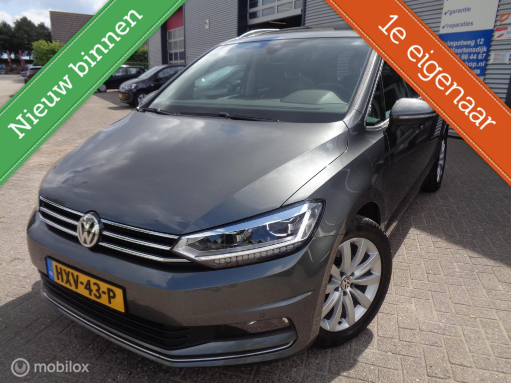 Volkswagen Touran 1.5 tsi comfortline business 7p/airco/pano/stoelverw/camera/carplay/navi/trekhaak/lm velgen/led/1st eig