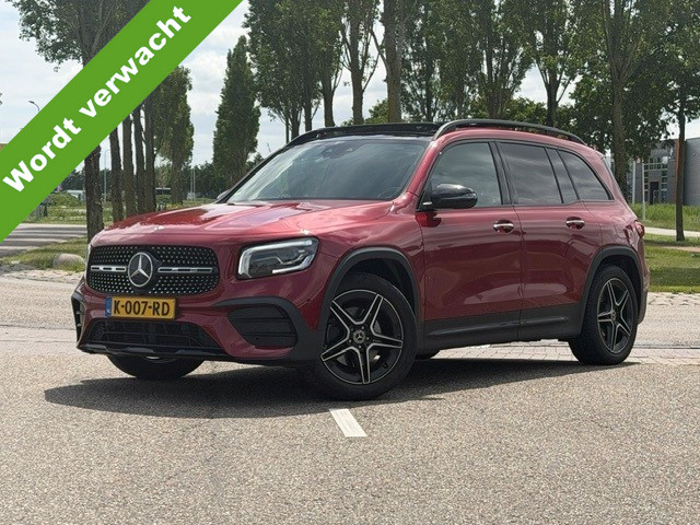 Mercedes-Benz Glb 200 business solution amg 163 pk i panoramadak i trekhaak i stoelverwarming i camera i elektrische stoelen i mulitibeam led i memory l elektrisch bedienbare achterklep l