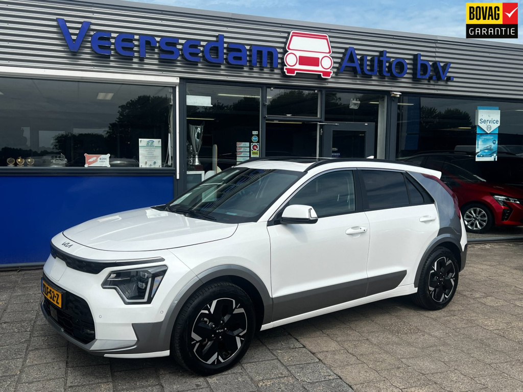 Kia Niro Ev executiveline 64.8 kwh full option, trekhaak afn. pearl white