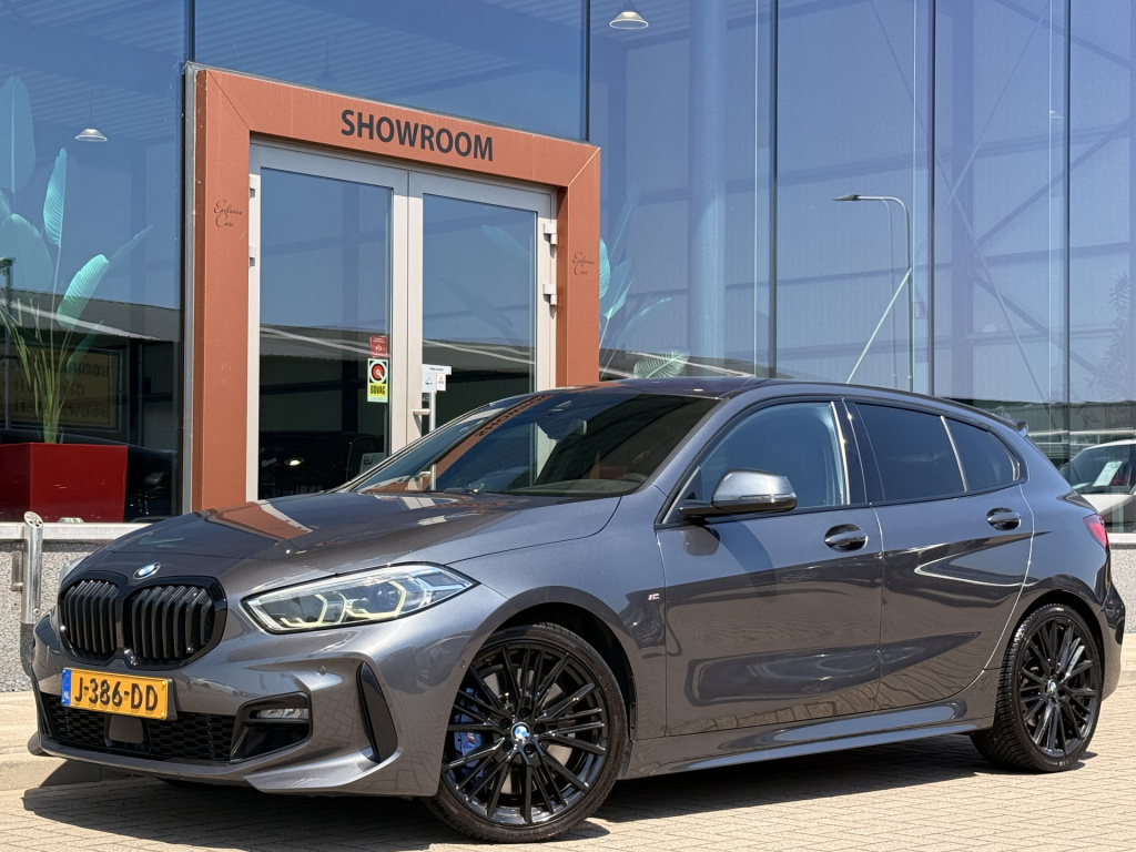 BMW 1 Serie 118i m-sport executive edition | apple carplay | harman kardon | leder | led | cruise | achteruitrijcamera |