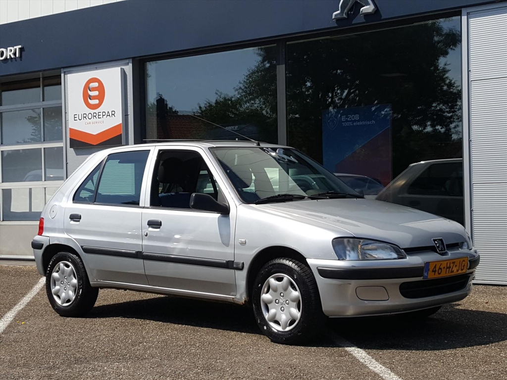 Peugeot 106 1.1 xr 5dr xt | schuifdak | toerenteller |