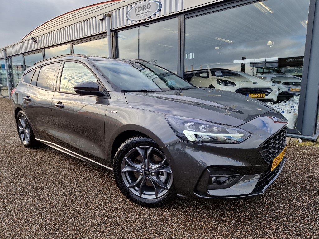 Ford Focus 1.0 ecoboost hybrid 125pk st line x , trekhaak , carplay , camera achter , winterpakket