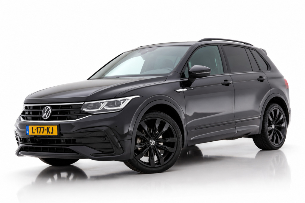 Volkswagen Tiguan 1.5 tsi r-line black style | iq.light | dealer ond. | panodak | adaptieve cruise controle