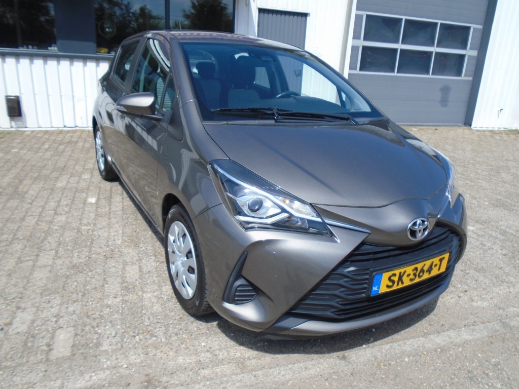 Toyota Yaris 1.0 vvt-i bus. plus