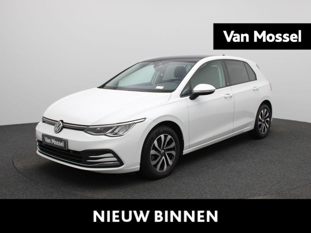Volkswagen Golf 1.0 etsi life | automaat | panorama dak | virtual cockpit | parkeer sensoren  | stoel/stuur verwarming | navigatie | apple carplay / android auto | sfeerverlichting | lichtmetalen velgen |