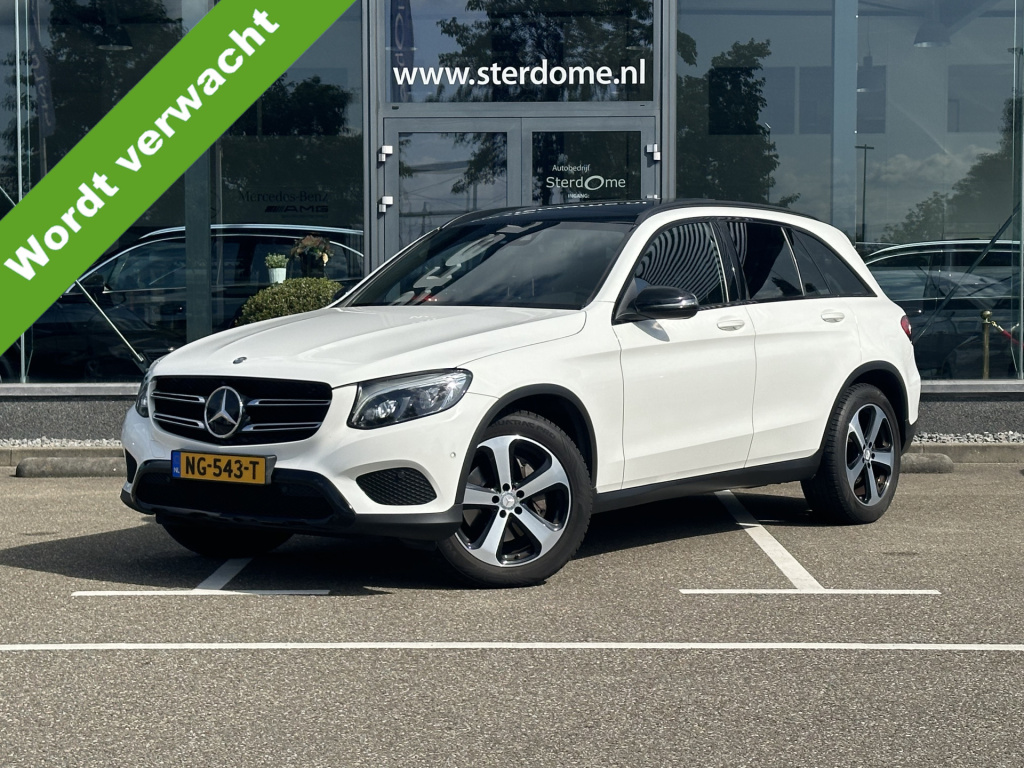 Mercedes-Benz Glc 250 4matic prestige l panoramadak l elektrische trekhaak l distronic plus l stoelverwarming l camera l l rijpakket l sfeerverlichting l night pakket l spiegelpakket l