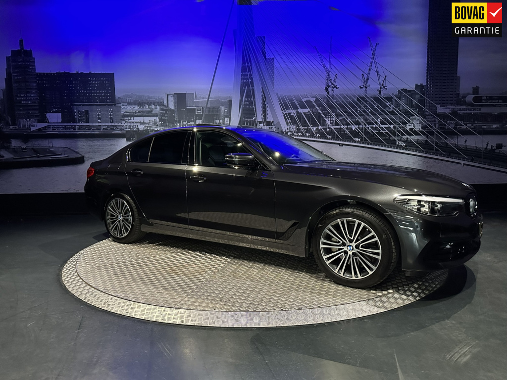 BMW 5 Serie 530e iperformance high executive *schuifdak*harmankardon*