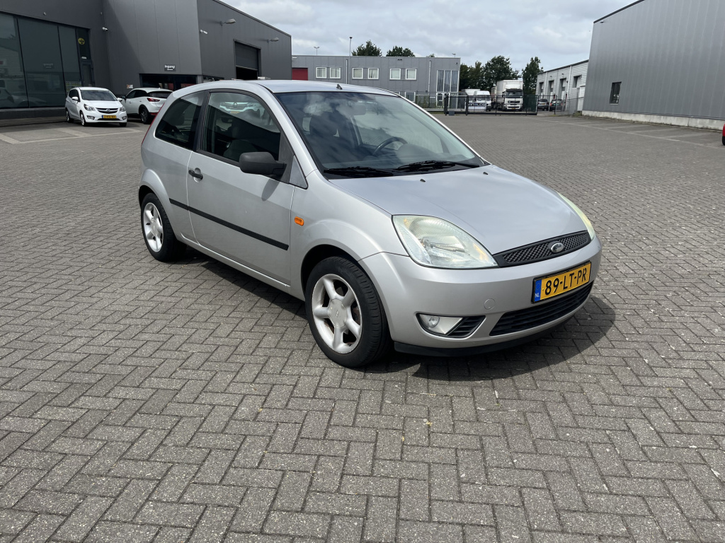 Ford Fiesta 1.4-16v trend 84 dkm met 1 jaar apk