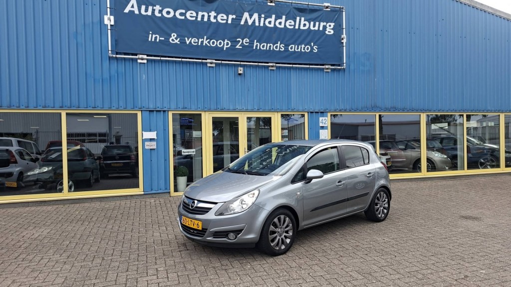 Opel Corsa 1.4 16v 111 edition