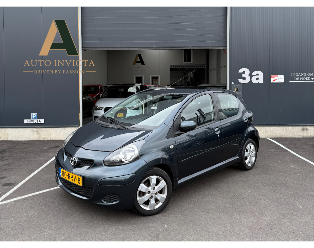 Toyota Aygo 1.0-12v aspiration green navigator