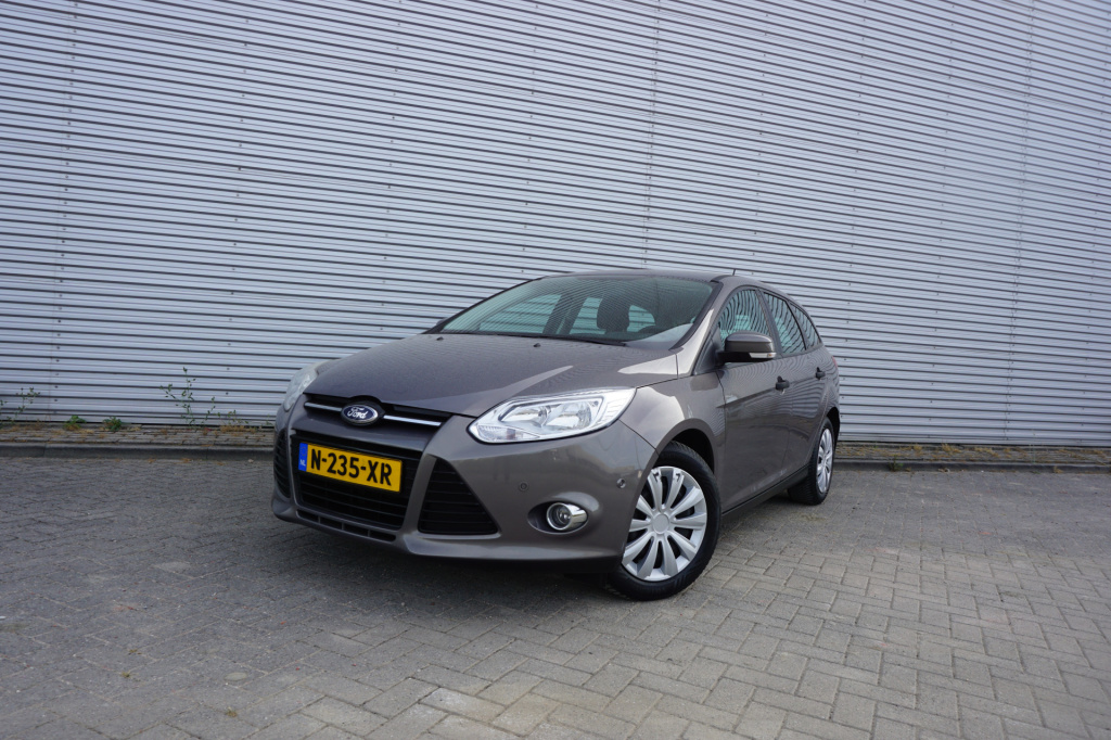 Ford Focus wagon 1.0 ecoboost edition airco / navi / cruise / carplay / elektr. ramen / trekhaak / lm velgen