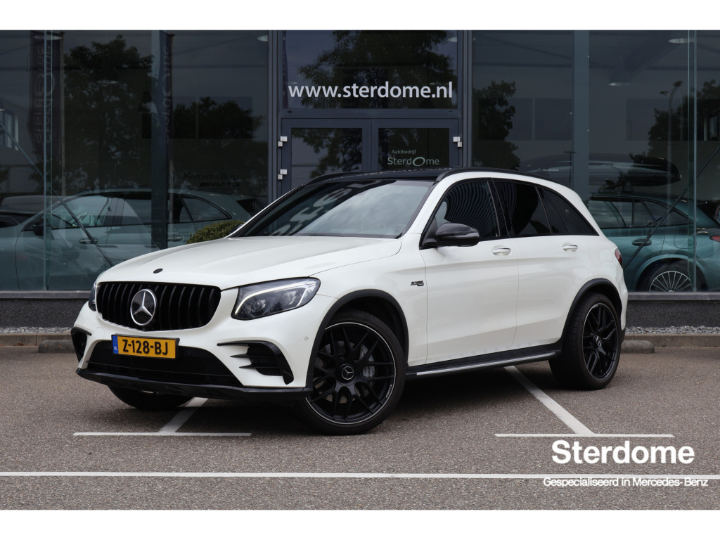 Mercedes-Benz Glc amg 43 4matic 367 pk i luchtvering i airmatic i panoramadak i trekhaak i distronic plus i 360 camera i head-up i mermory stoelen i i zeer compleet i keyless entry i lederen bekleding i treeplanken i