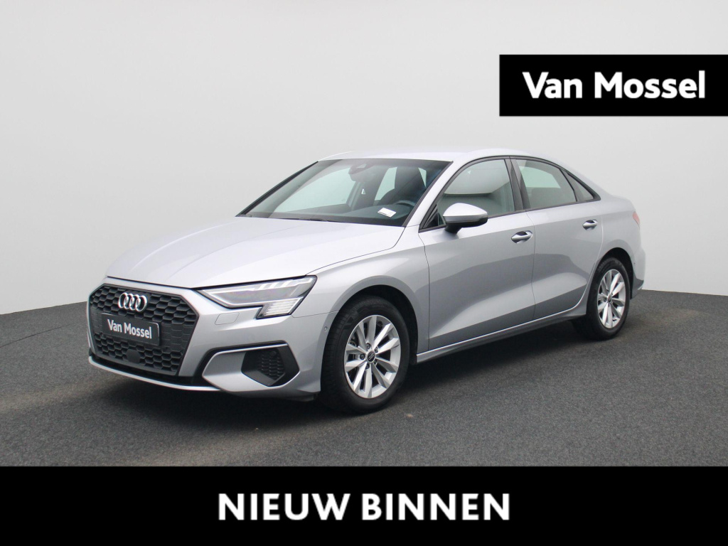 Audi A3 limousine 30 tfsi advanced edition | automaat | apple carplay / android auto | camera | stoelverwarming | leder | matrix | parkeer sensoren | navigatie | dodehoek detectie | vitrual cockpit | climate control | cruise contr...