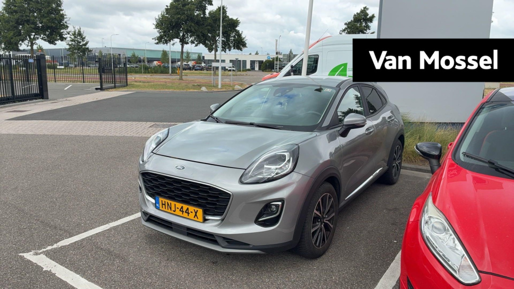 Ford Puma 1.0 ecoboost hybrid titanium
