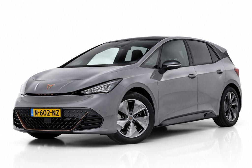 Cupra Born business one 62 kwh soh 93.2% | stoelverwarming | camera | nap | apple carplay | android auto