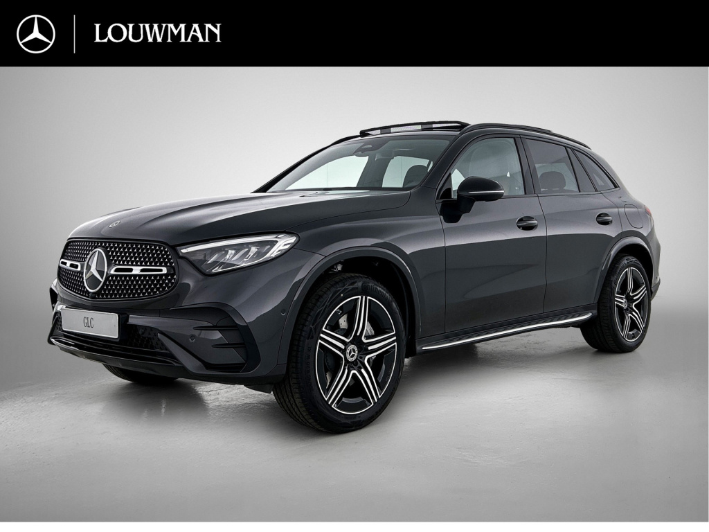 Mercedes-Benz Glc 300e 4matic business solution amg | advanced plus | nightpakket | parkeerpakket met achteruitcamera | trekhaak | panoramaschuifdak | treeplanken in aluminiumlook | 20 inch vijfspaaks lichtmetalen amg-velgen | warmtewerend,...