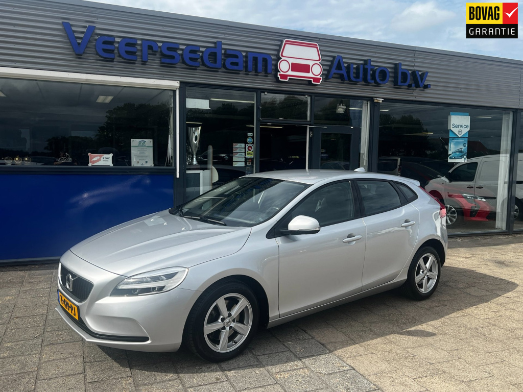 Volvo V40 2.0 t2 momentum, navi, afn. trekhaak enz...
