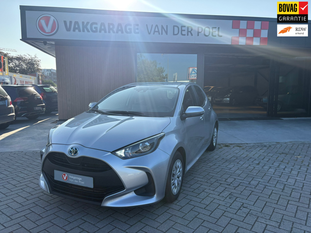 Toyota Yaris 1.5 hybrid 115 business