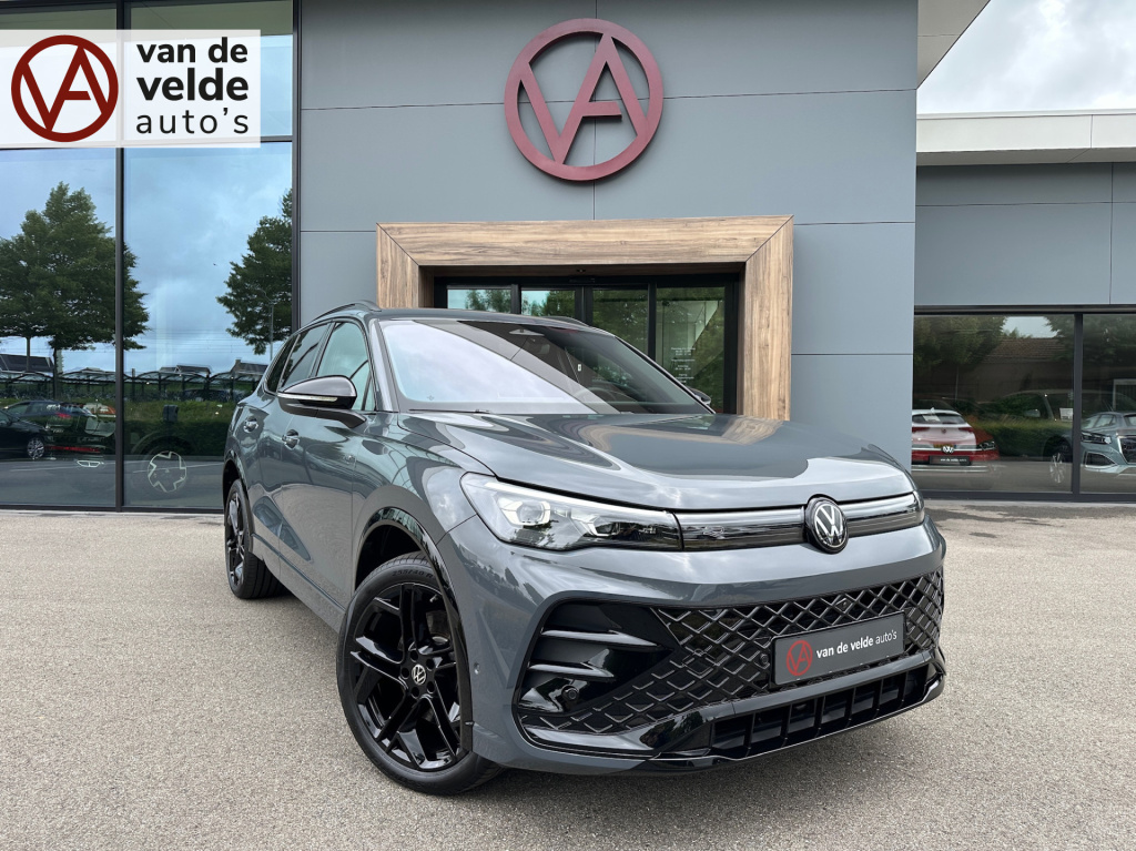 Volkswagen Tiguan 1.5 ehybrid r-line | black line | 360 camera | 20 inch | trekhaak | dode hoek | iq light | elek. klep | rijklaar incl. garantie