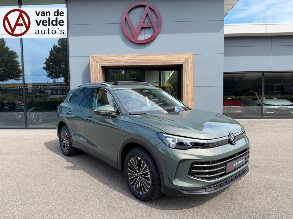 Volkswagen Tiguan 1.5 ehybrid elegance 204pk | trekhaak | 360 camera | panoramadak | dode hoek | elek. klep | incl. verlengde garantie
