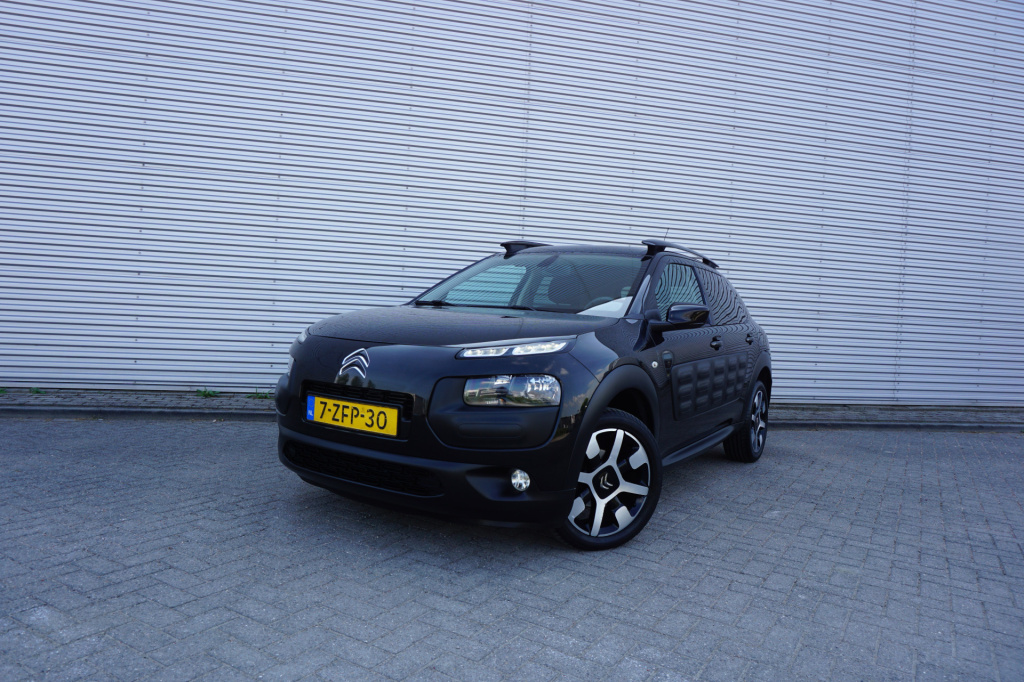 Citroen C4 Cactus 1.2 vti shine climate / navi / cruise / camera / pano / parkeers. / lm velgen / nap