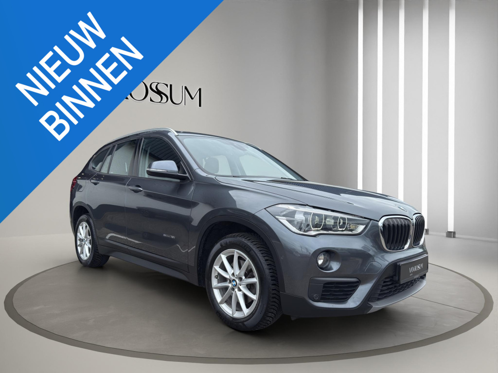 BMW X1 sdrive18i executive | verwarmde sportstoelen | camera | led | trekhaak | climate | parksenors v+a |