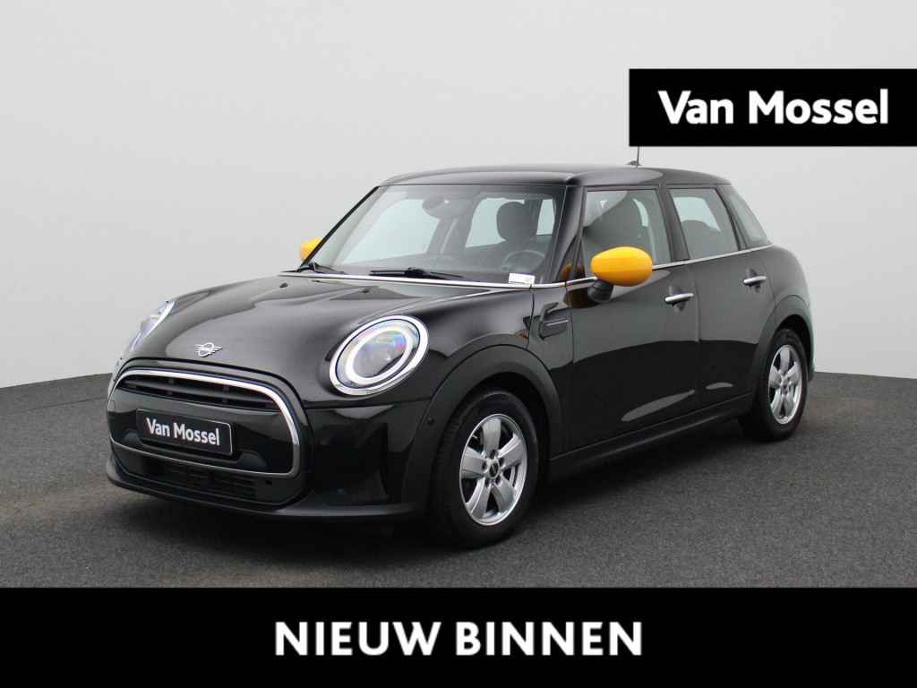 Mini 5-deurs 1.5 one essential | navigatie | lmv | parkeer sensoren | climate control | union jack achterlichten | bluetooth