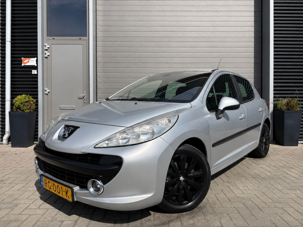 Peugeot 207 1.4-16v xr/130.000/vol jaar apk/airco/carplay