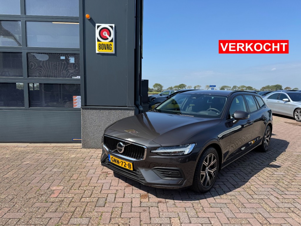 Volvo V60 2.0 b4 essential edition