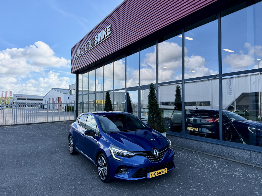 Renault Clio 1.6 e-tech hybrid 140 initiale paris navi ecc cruise