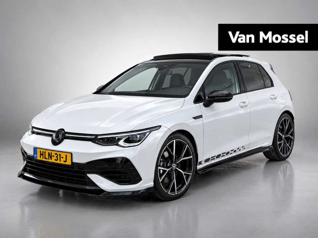 Volkswagen Golf 1.5 etsi r-line business | automaat | panoramadak | 19 inch velgen | black style | stoel/ stuurverwarming | achteruitrijcamera | apple carplay/ android auto | full-led |